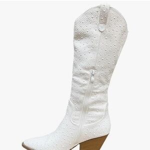 Forever- Women's Elegant Textured Heeled Rhinestones Boots Size 10 New in Box